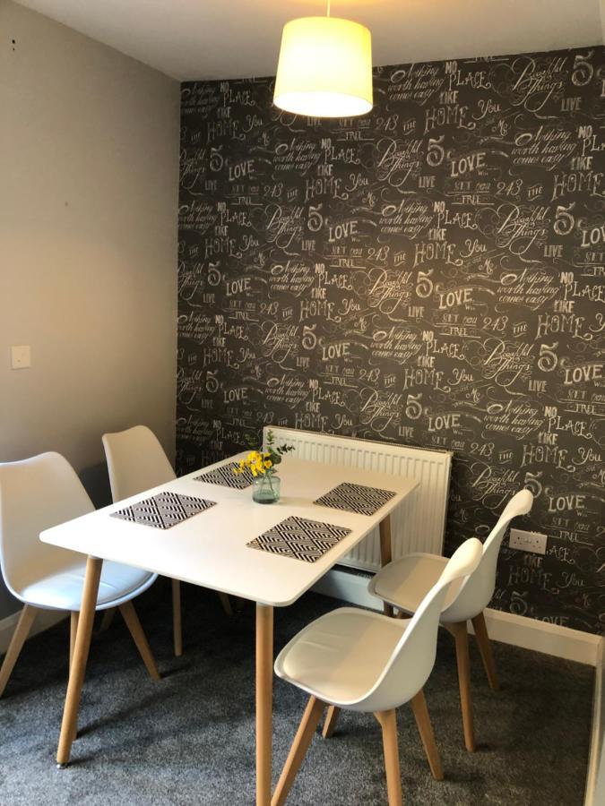 Hill House - 5 Mins Merry Hill - Perfect For Contractors & Families Brierley Hill Eksteriør billede
